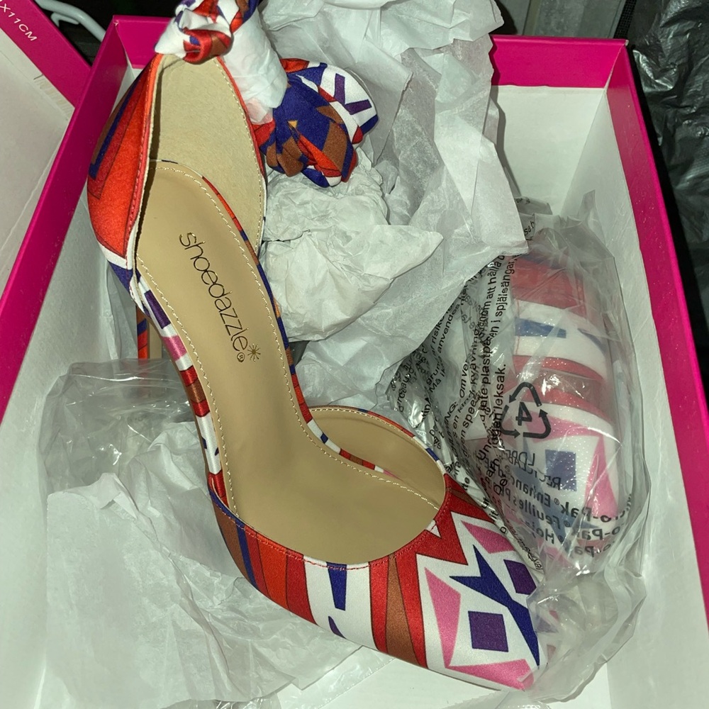 Brand new heels point tip